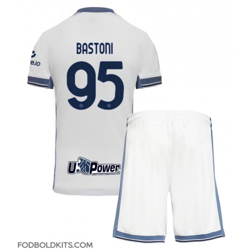 Inter Milan Alessandro Bastoni #95 Udebanesæt Børn 2024-25 Kortærmet (+ Korte bukser)